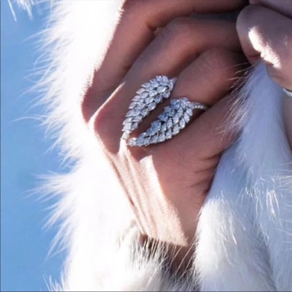 New Women’s 925 Silver Wings of Angel Diamond Adjustable Ring - Picture 2 of 4